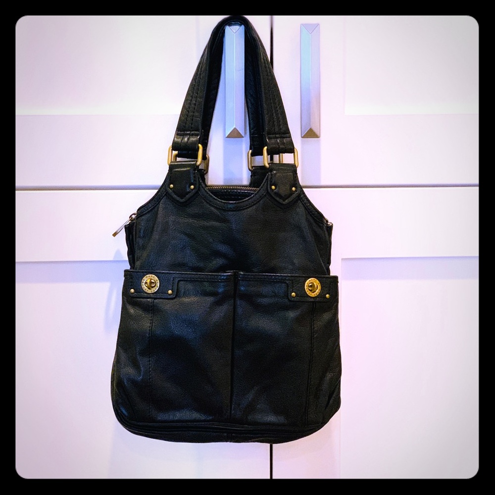 MARC JACOBS BLACK LEATHER PURSE.  ✨ICONIC✨